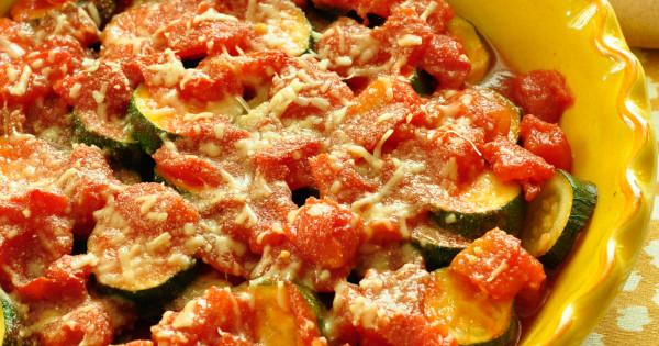 MedlinePlus: Baked Zucchini with Tomato Sauce